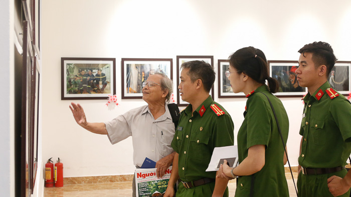 Lễ trao giải và khai mạc triển lãm ảnh ''Vì cuộc sống bình yên''